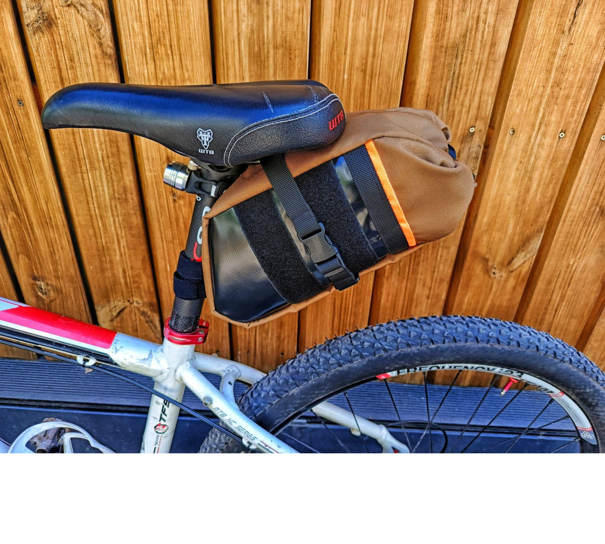 Saddle Bag Bicycle Rear Gifts 3-4L Rol-top, Road Trip Cycling Gifts Gravel,  Bike Accessories urban cycling. Biking bag custom color.