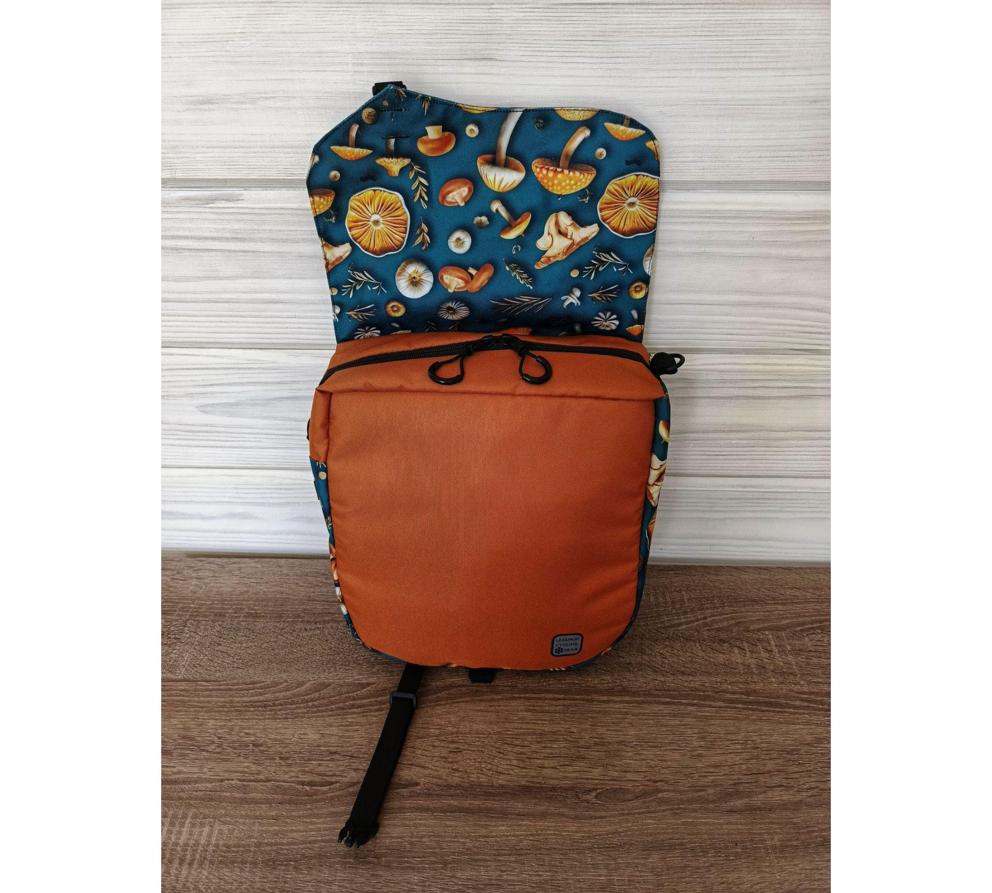 LADY Trunk Bike Bag — Women’s Rear Rack Bag by LESENOK