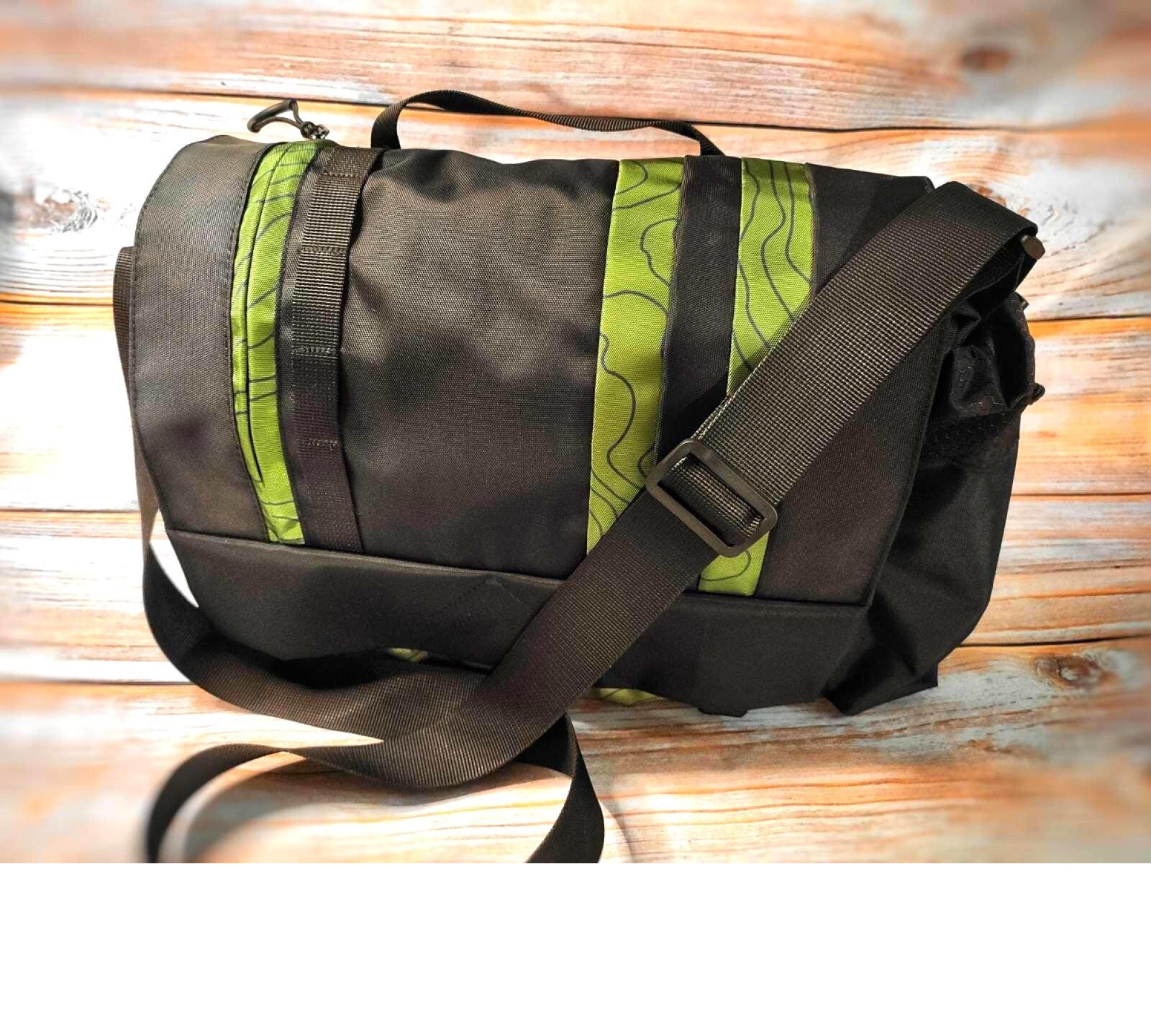 Messenger Bag Custom Bike Bag Urban pack Laptop bag gifts Book bag Weekender bag women/men, Tote bag with pockets. Messenger Bag Custom Bike Bag Urban pack Laptop bag gifts Book bag Weekender bag women/men, Tote bag with pockets.