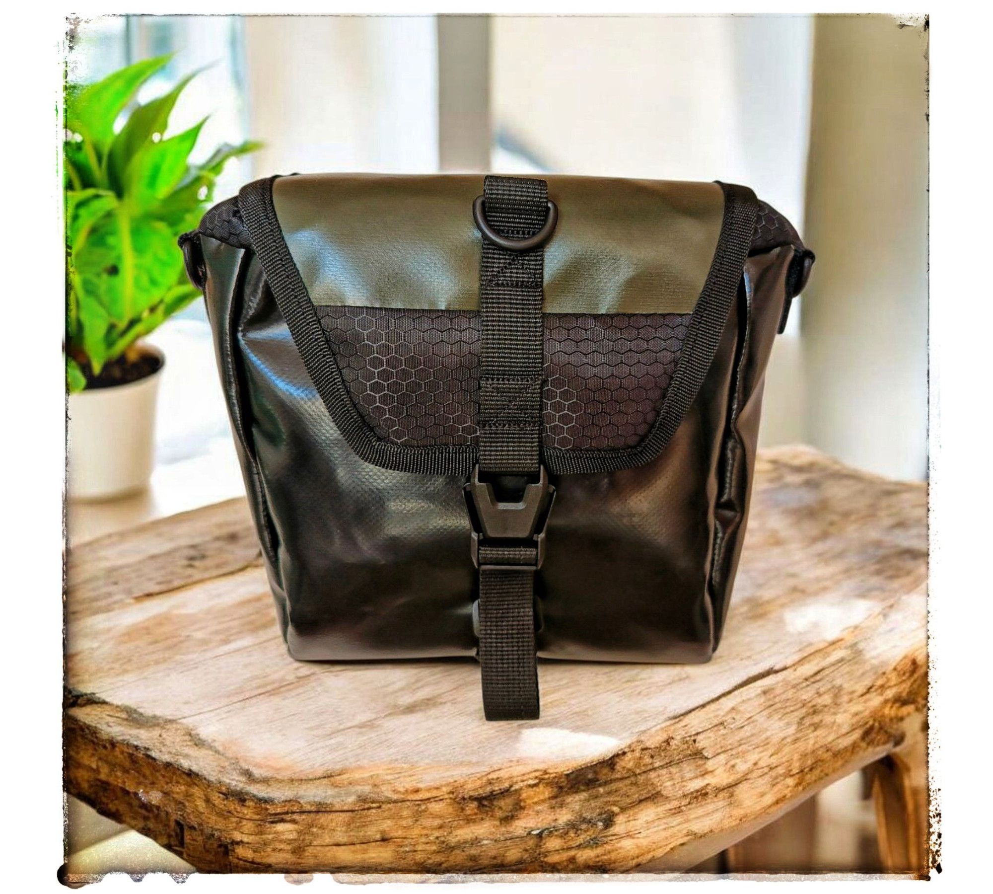 Waterproof Handlebar Bike Bag W-1 — LESENOK