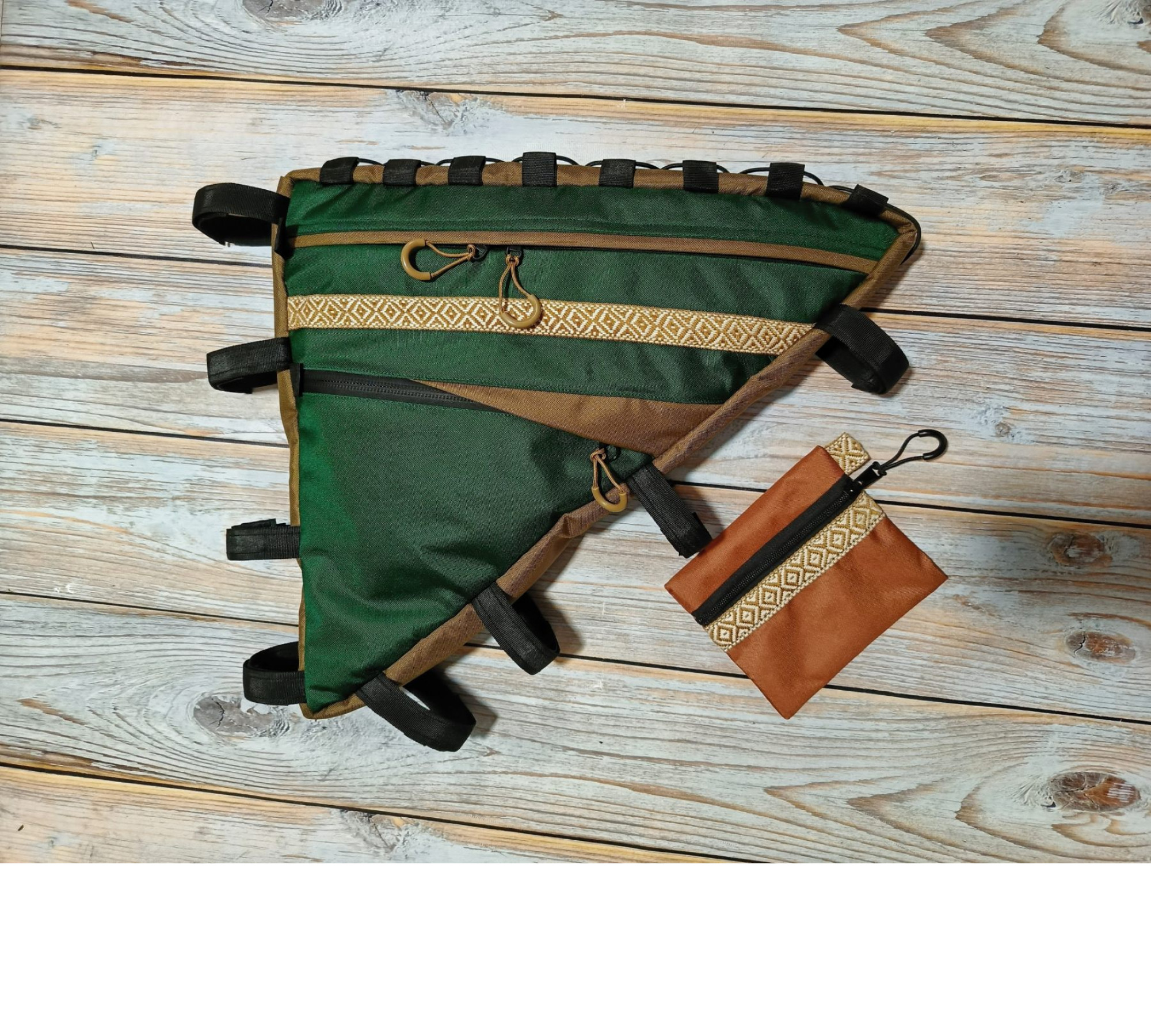 Color options: black, gray, olive