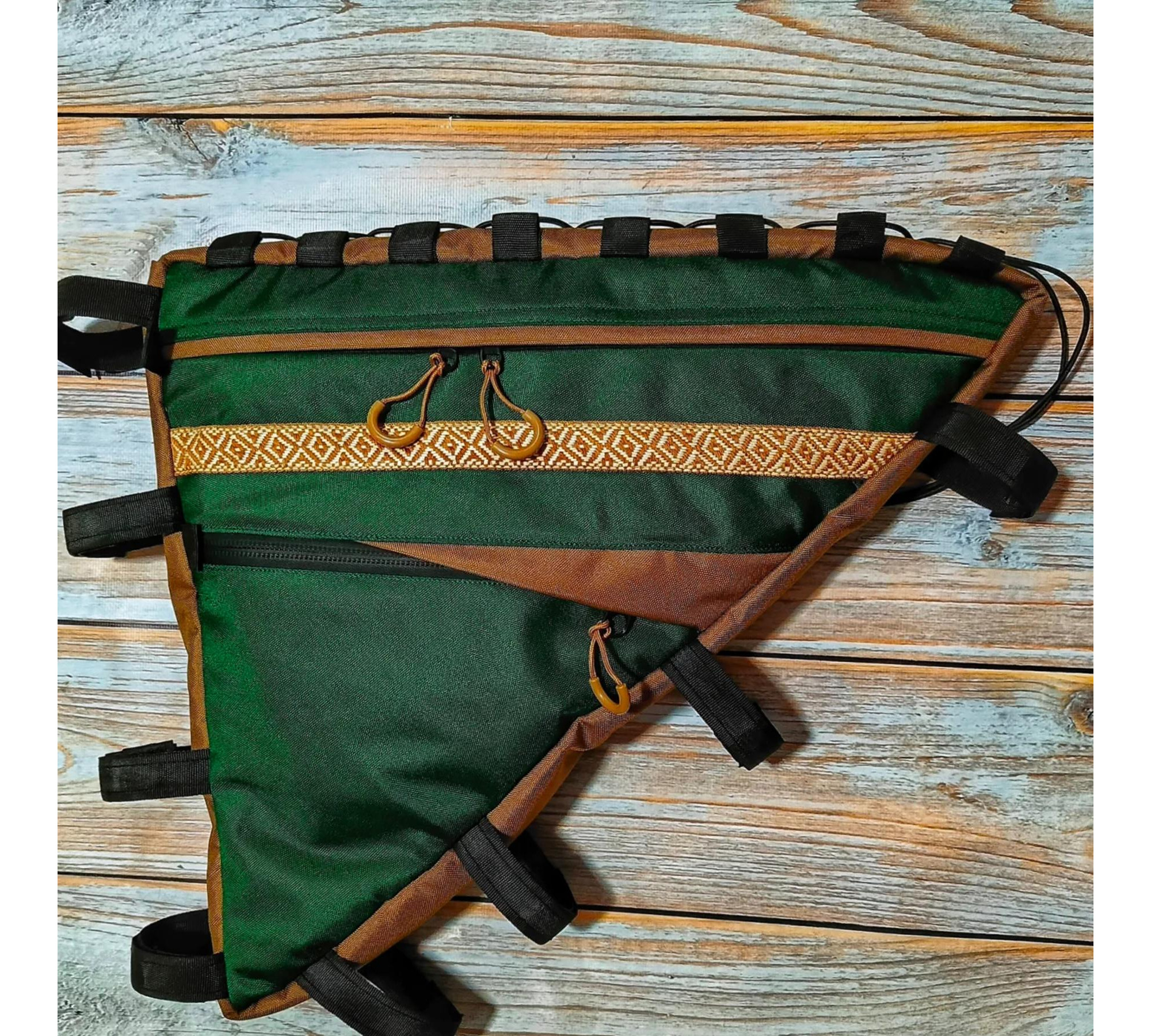 Color options: black, gray, olive