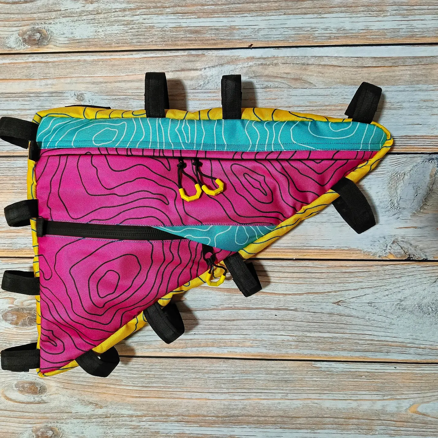 Bold rides deserve bold gear. 🌈
Life is too short for boring bike bags.
@lesenokbags
 Bright colors, smart details, and 
